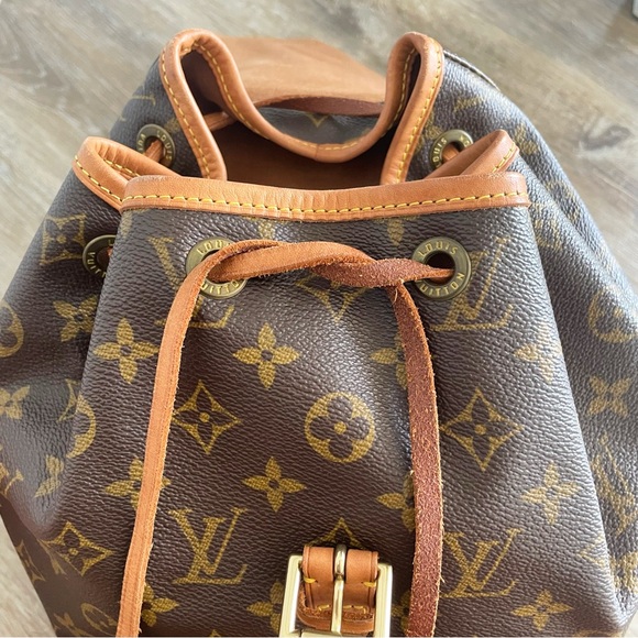 Louis Vuitton Montsouris MM Monogram Backpack - Picture 10 of 12